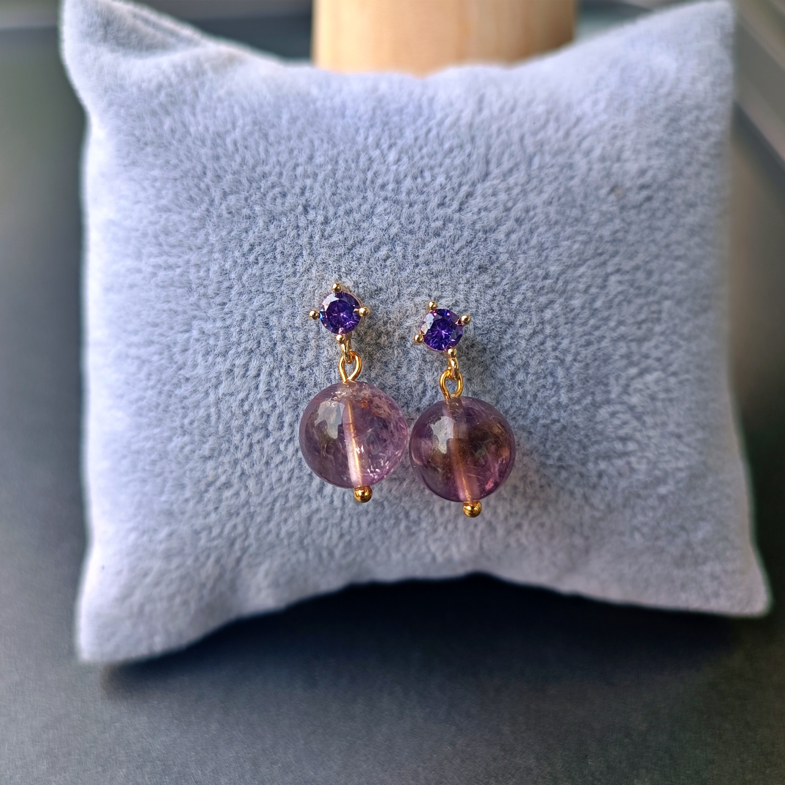 ต่างหูหินแท้ "14K" 7A Ice Amethyst Earring (ฟอกกลับพลังงานลบ เป็นบวก)