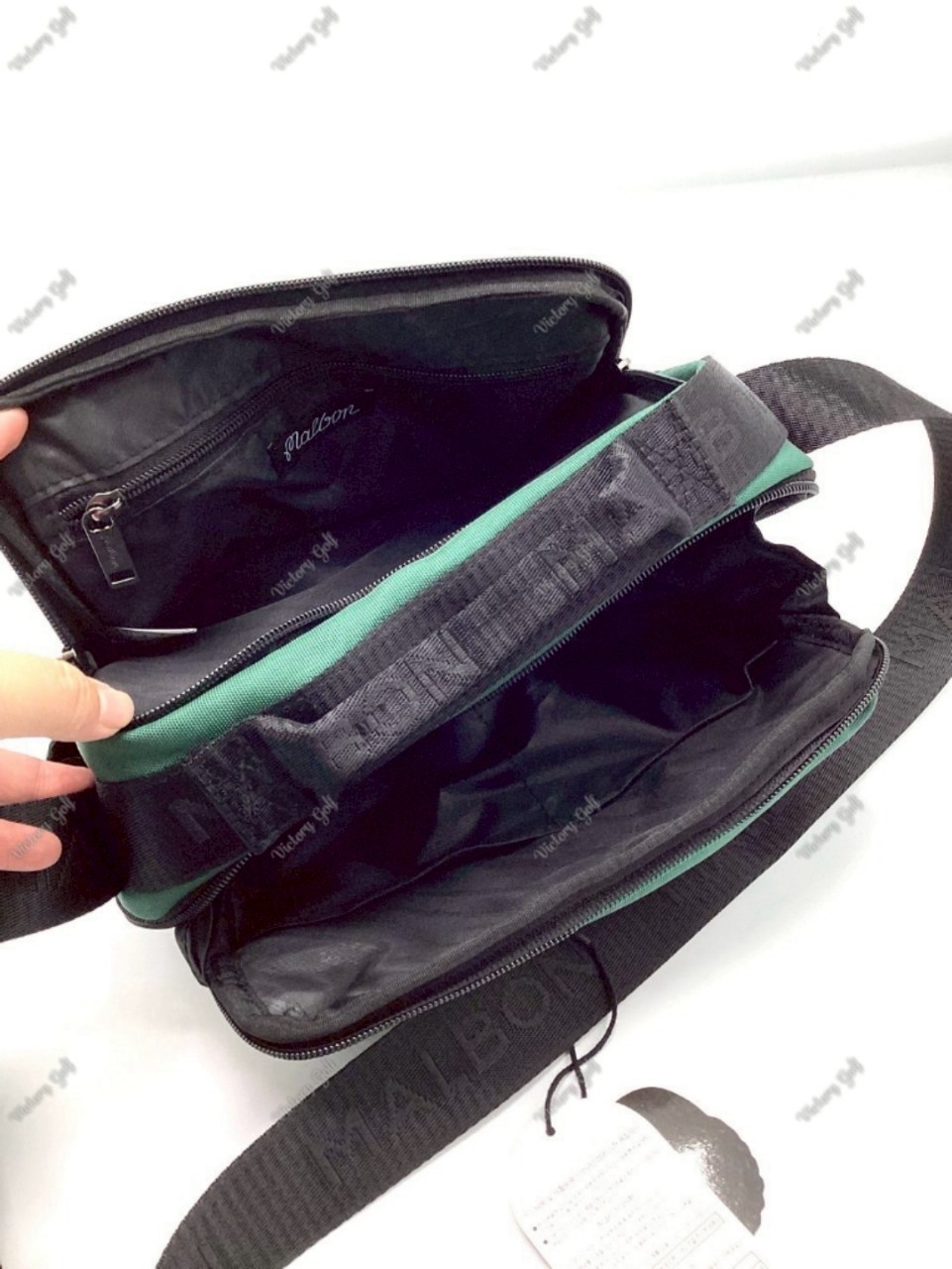 Pouch Slim light Malbon Dark-green Color