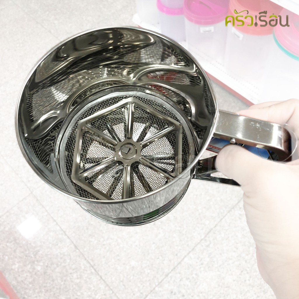 M-WELL กระป๋องโรยไอซิ่ง 12.4 x 13 ซม. KC2008 ที่ร่อนแป้ง แบบมือบีบ