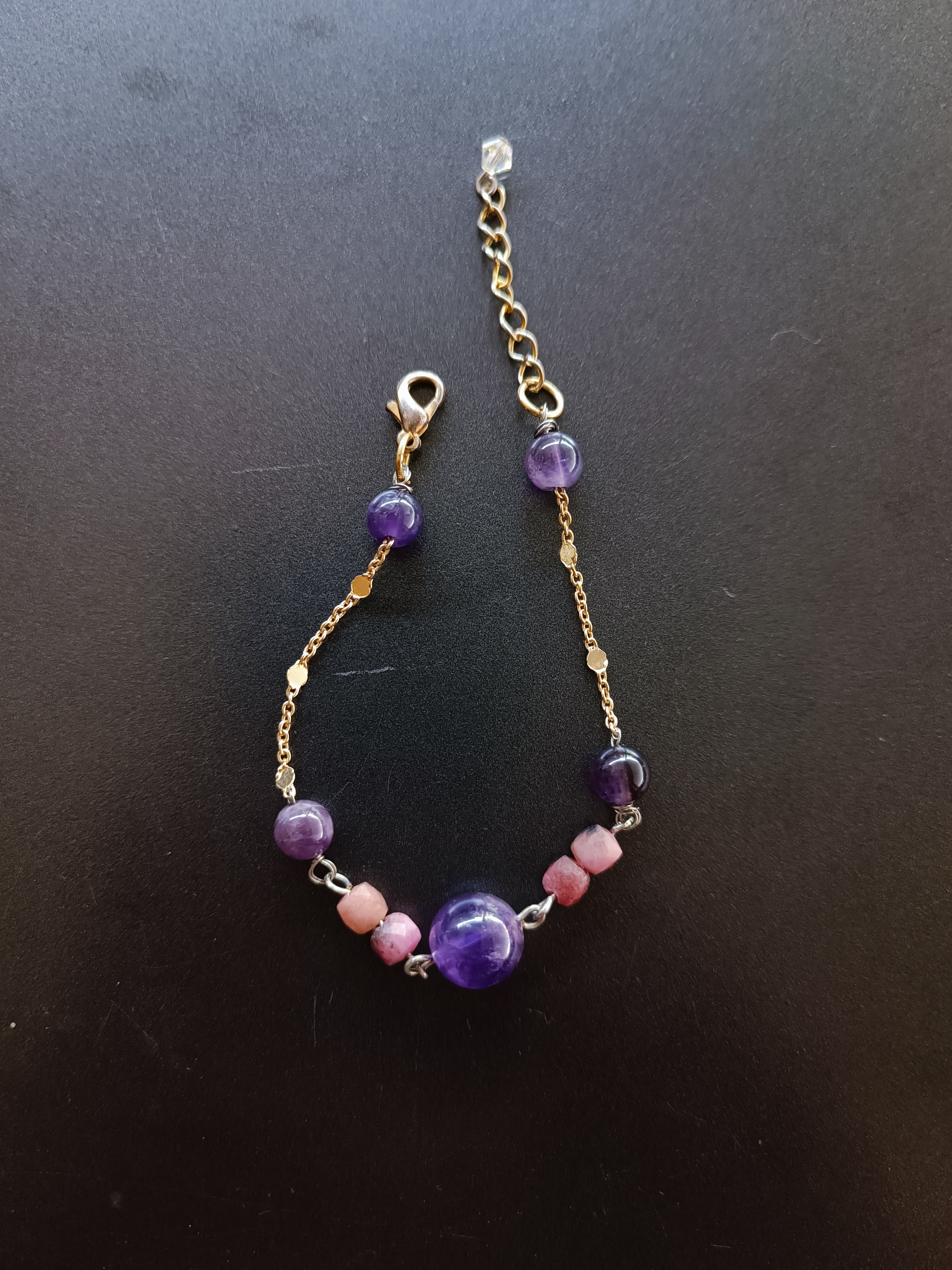 สร้อยข้อมือหินแท้ "Mini" Abundant Bracelet (Amethyst+Rhodonite)