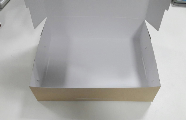 กล่องขนม กล่องบราวนี่ กล่องชิฟฟ่อน ขนาด 20x30x7ซม. กล่องขนมเปี๊ยะ สีคราฟท์น้ำตาลอ่อน (ไม่มีหน้าต่าง) ราคา 305 บาทต่อแพ็ค (20ใบ)
