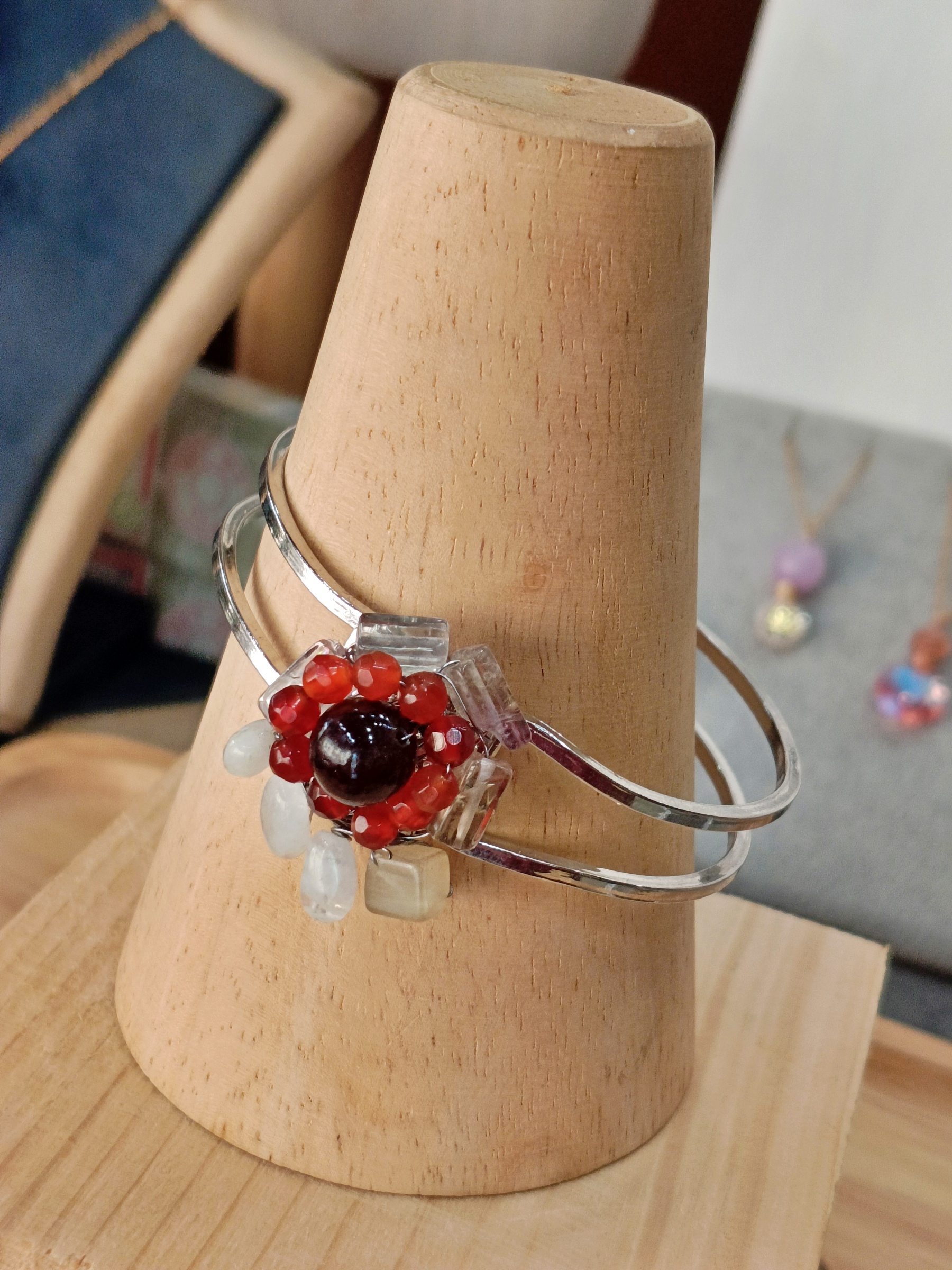 ข้อมือ"ง้าง งับ" Passion & Desire Bangles (โกเมน , Amethyst , Moonstone)