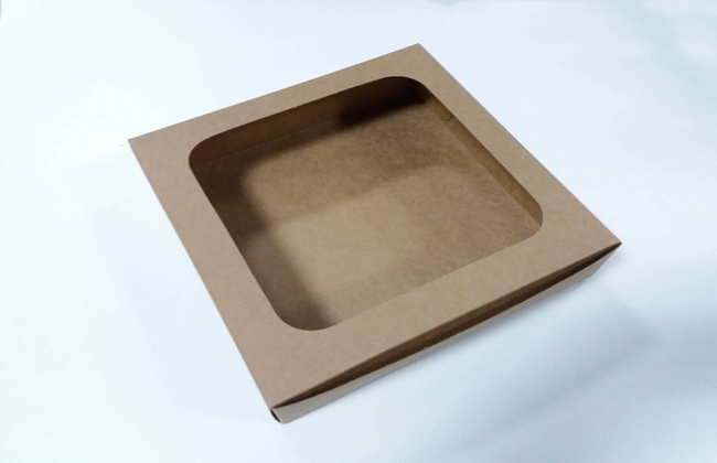 กล่องบราวนี่ กล่องชิฟฟ่อน กล่องเค้กครึ่งปอนด์ กล่องทาร์ตไข่ กล่องขนมเปี๊ยะ กล่องพาย กล่องช็อกโกแลต สีคราฟท์น้ำตาล กว้าง 20.0 x ยาว 20.0 x สูง 5.0 ซม.ราคา 205 บาท ต่อแพ็ค (20ใบ)