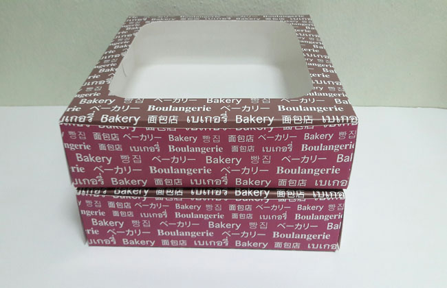 กล่องบราวนี่ กล่องชิฟฟ่อน กล่องเค้กครึ่งปอนด์ กล่องทร์ตไข่ กล่องขนมเปี๊ยะ กล่องพาย ลายมาเจนต้า กว้าง 20.0 x ยาว 20.0 x สูง 5.0 ซม. ราคา 205 บาท ต่อแพ็ค (20ใบ)