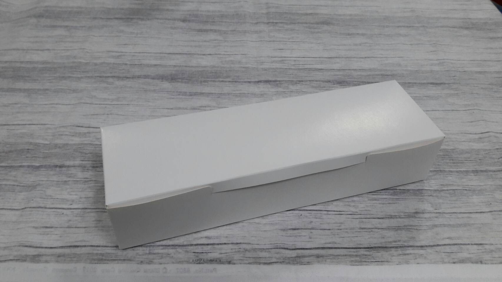 กล่องขนม กล่องเค้ก กล่องพายสับปะรด กล่องชิฟฟ่อน กล่องช้อคโกแล็ต กล่องคุ๊กกี้ กล่องอเนกประสงค์ ขนาด 9.0x30.0x6.0 ซม.ไม่มีหน้าต่าง (ฝาทึบ) สีขาว ราคา 150 บาทต่อแพ็ค (20 ใบ)