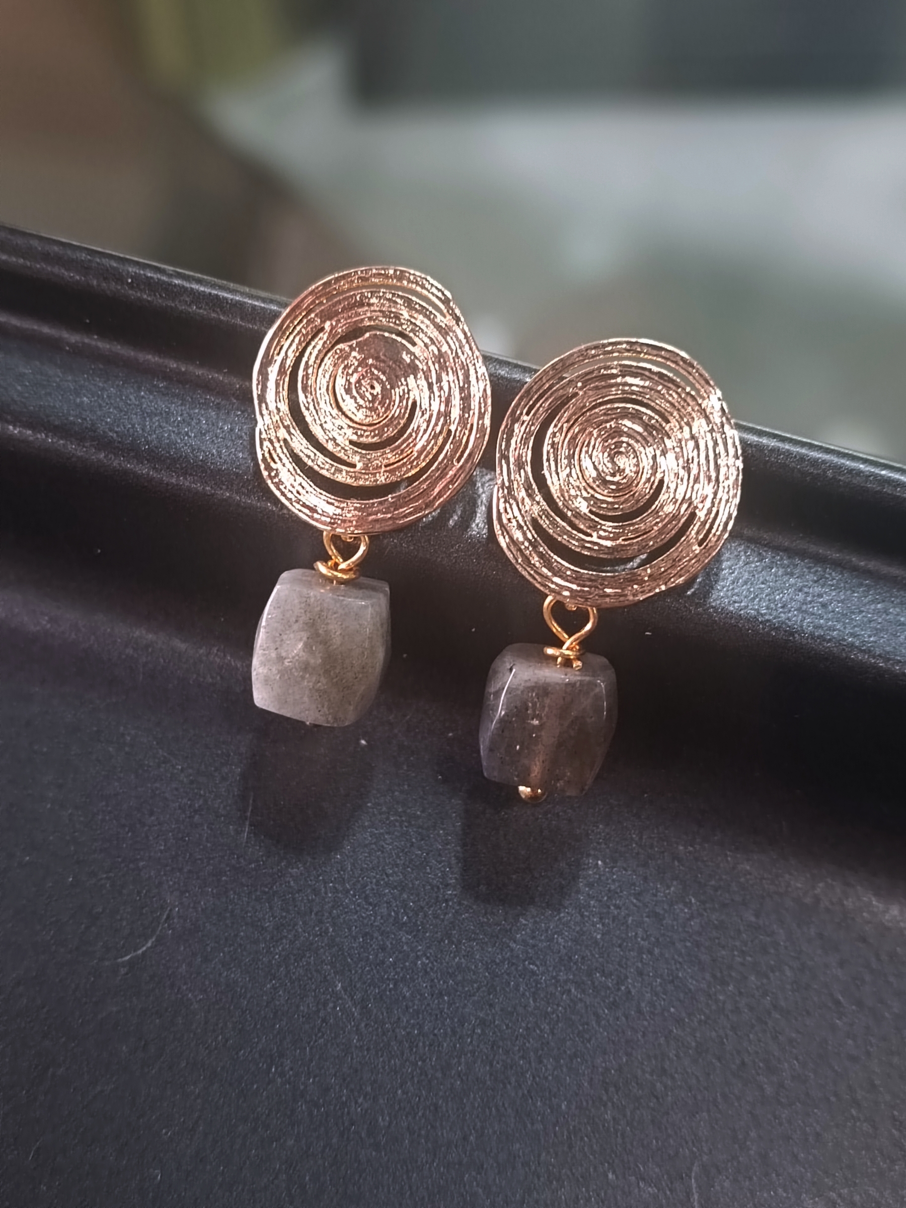 ต่างหูหินแท้"14K" ลาบาโดไลท์ Labradorite Earring (Mystery & Magic)