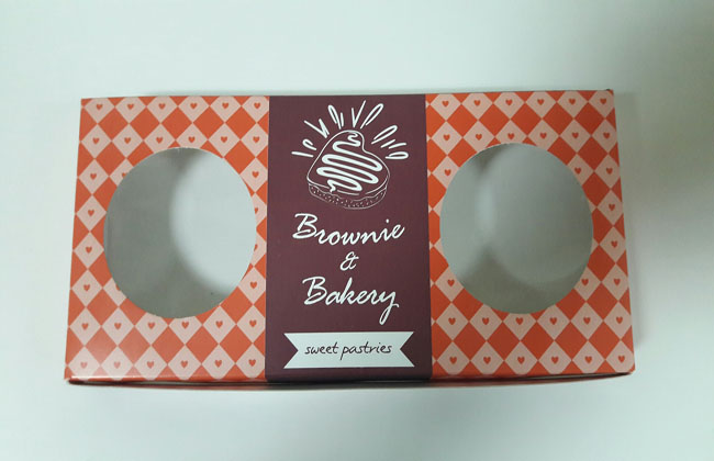 กล่องบราวนี่ 3-4 ชิ้น กล่องทรงแบน กล่องช็อคโกแลต กล่องขนม สีน้ำตาลส้ม กว้าง 10.0 x ยาว 22.0 x สูง 3.0 ซม. ราคา 130 บาท ต่อแพ็ค (20 ใบ)