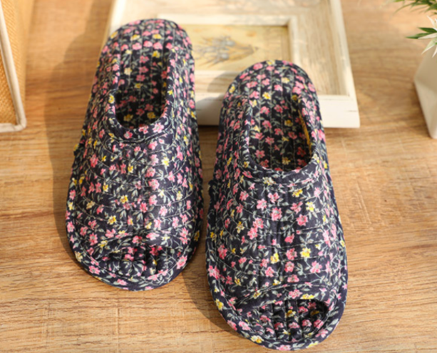 รองเท้าวินเทจ รองเท้าใส่ในบ้าน Slipper สีดำอมน้ำเงินสวยมากๆ