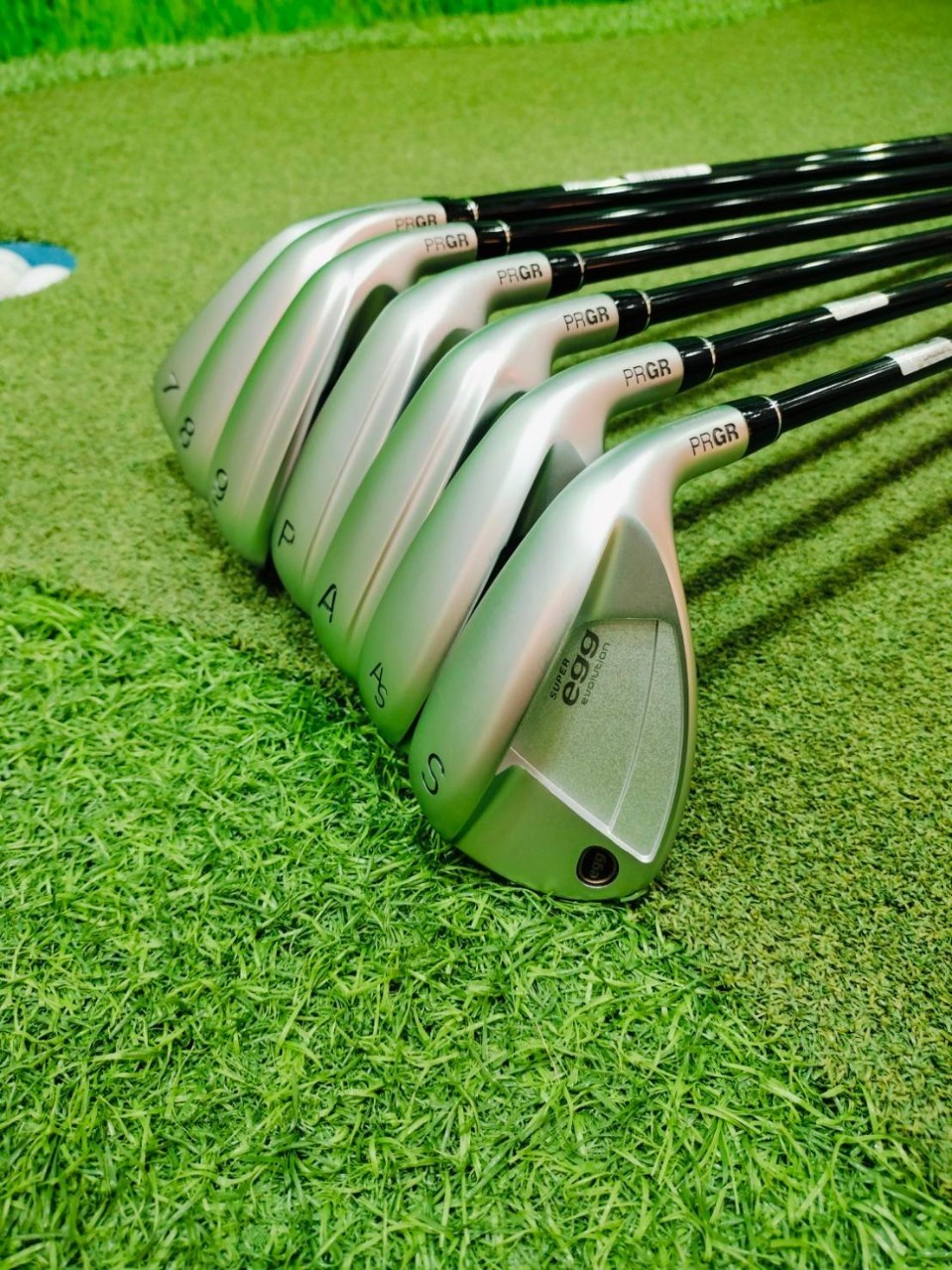 Iron set PRGR Super Egg 7-9, Pw, Aw, AS, Sw ( 7 pcs. )(PRGR Super Egg Graphite/ R/ TQ: 4.3 ) 45g. ปี2025