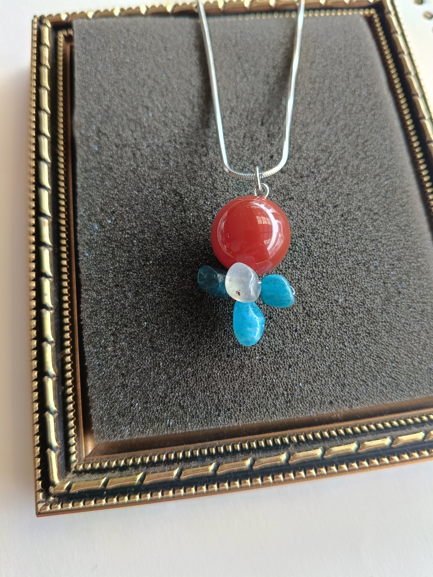 สร้อยคอ "Little Vivian" หินแท้ Carnelian +Blue Apatite Necklace (Boost Energy ระเบิดพลังความคิดสร้างสรรค์)