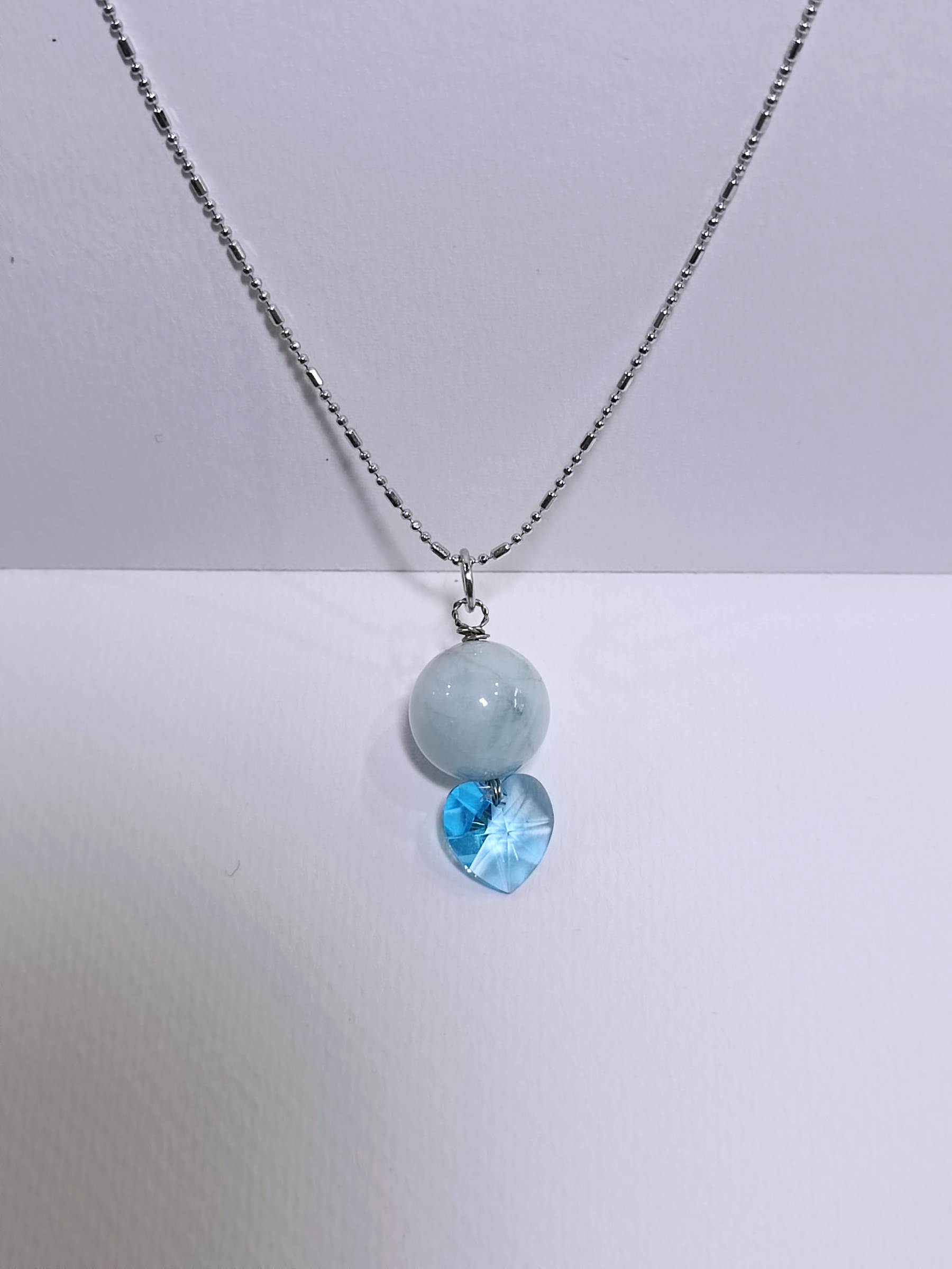 จี้พร้อมสร้อย หินแท้ Aquamarine + Crystal Heart Necklace (เสริมการสื่อสาร ความใจเย็น)