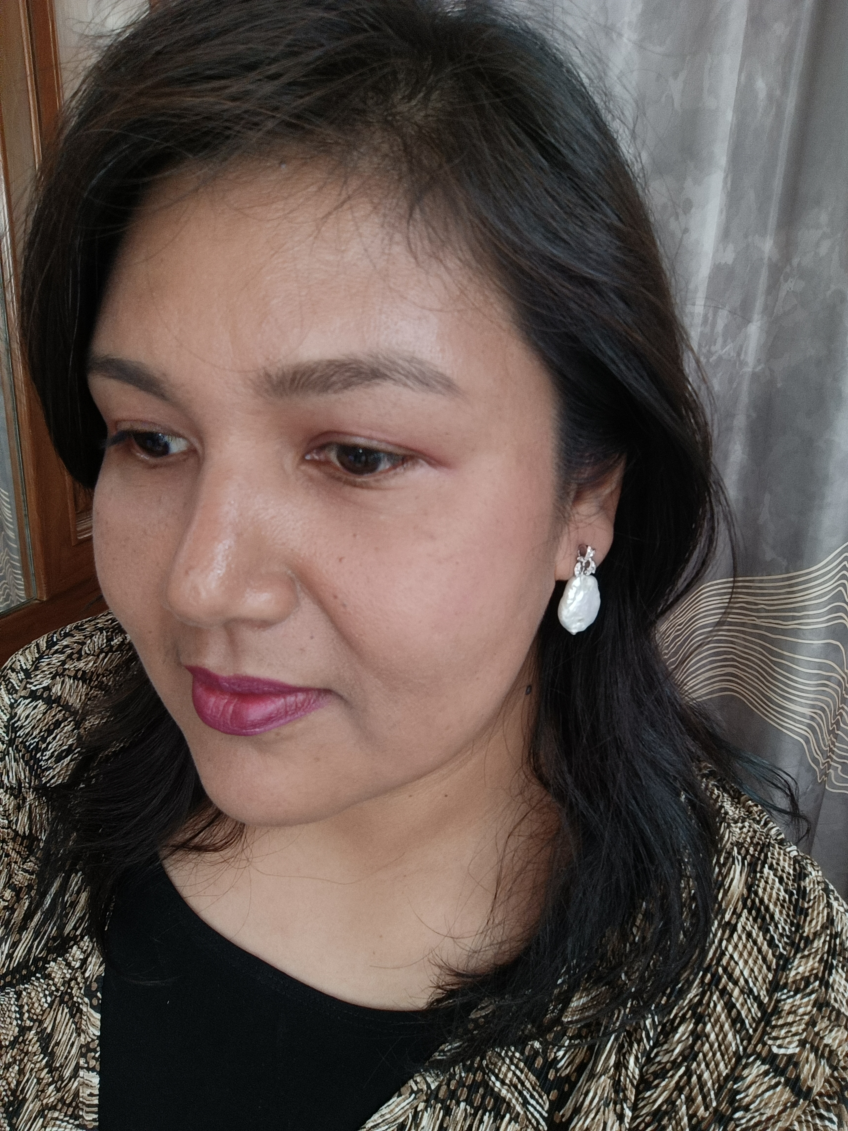 "Dazzling" ต่างหูมุกแท้ทรงบารอค Natural Baroque Pearl Earring