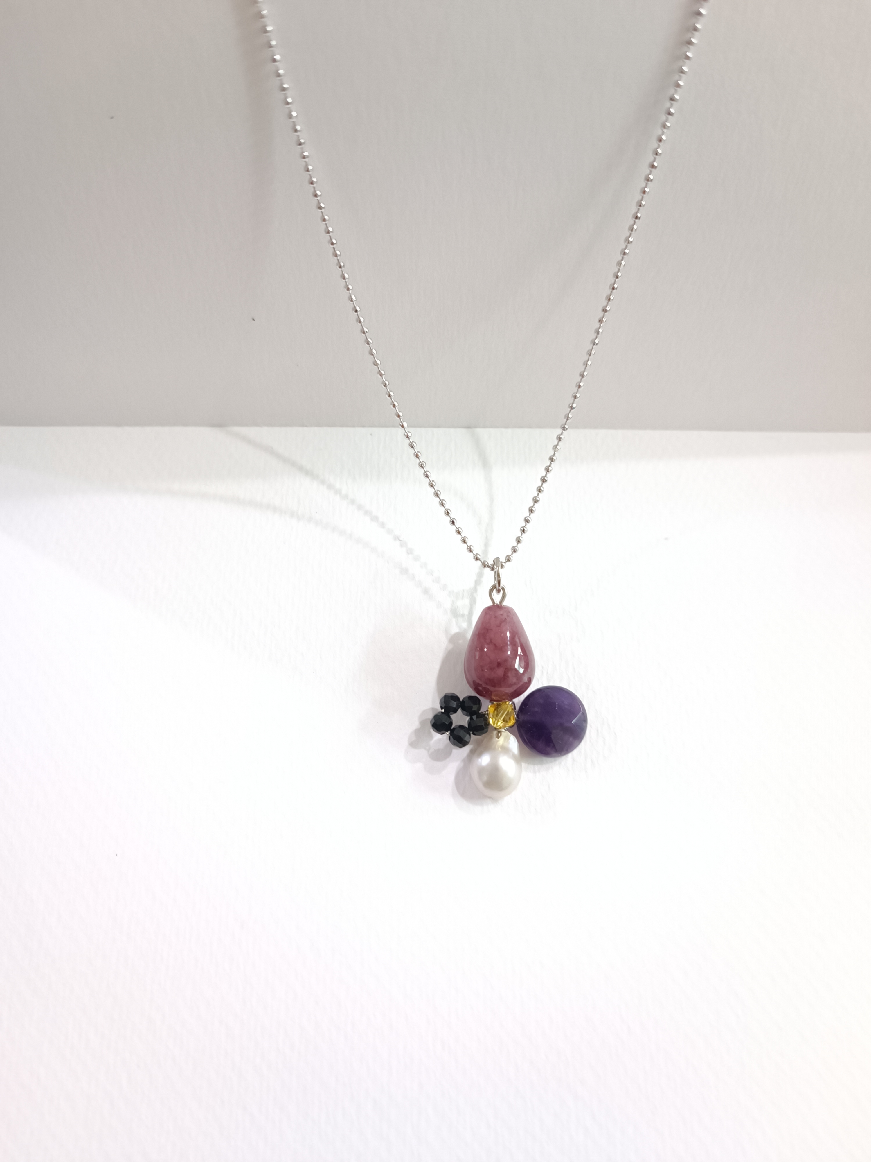 "Little Vivian" สร้อยพร้อมจี้ Lepidolite Necklace เสริมกำลังใจ เยียวยาปมในใจ