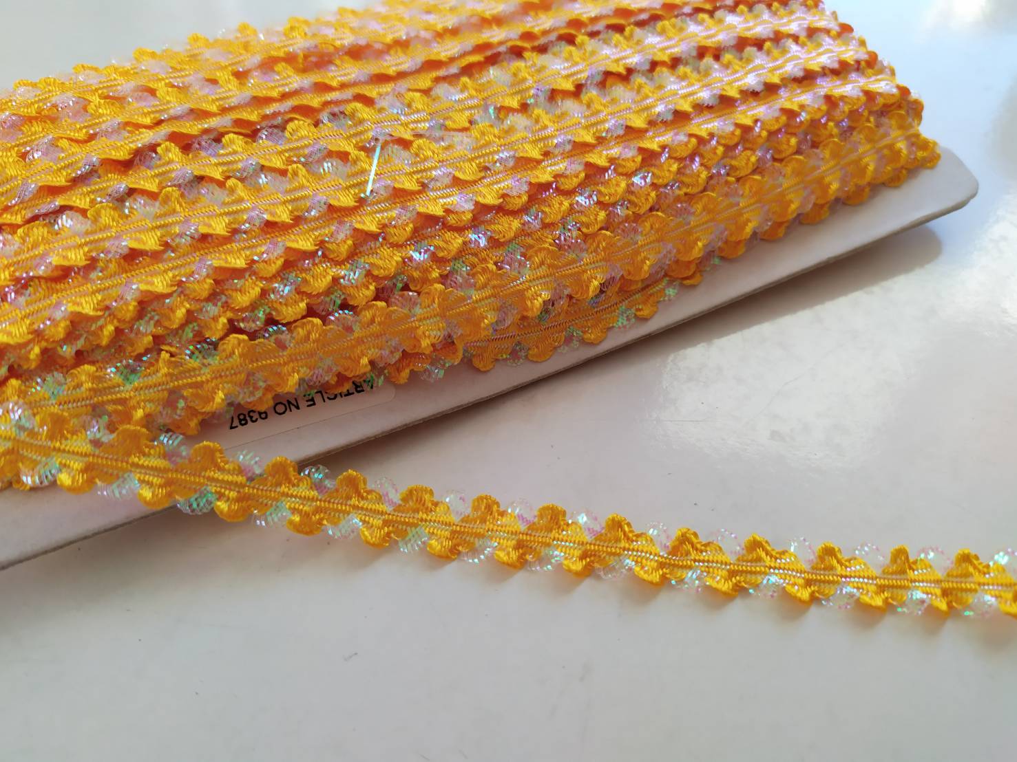 เทปสีเหลืองทองสลับลายกริตเตอร์