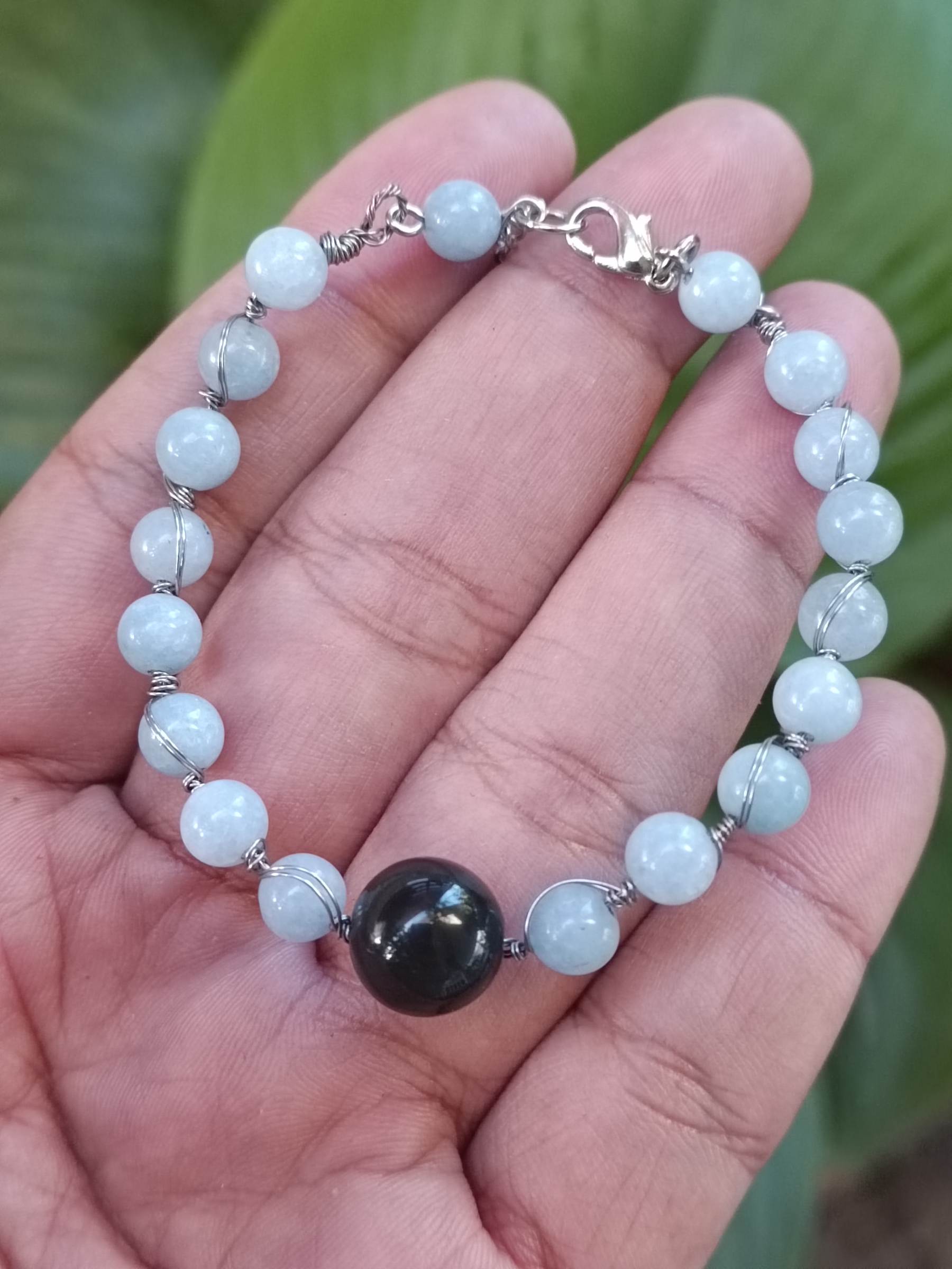 สร้อยข้อมือหินแท้ "Wire Wrapped" Black Obsidian+ Aquamarine Bracelet (เสริมความมั่นใจ เสริมพลังงานการสื่อสาร)