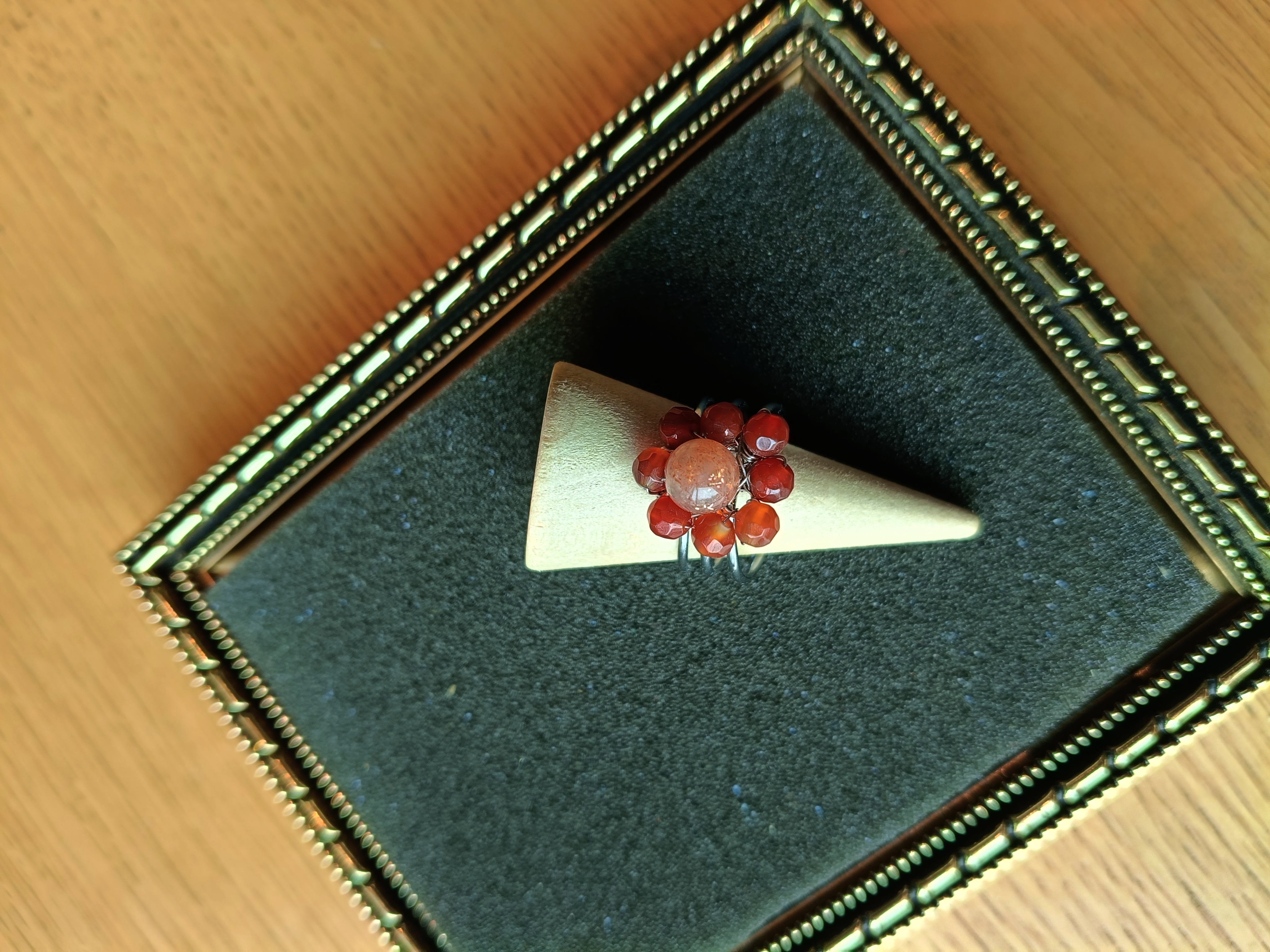 "Creativity" Wire Wrapped Ring แหวนหินแท้ Carnelian x Strawberry Quartz Ring (ปลุกไฟจินตนาการ เสริมความสามารถทางศิลปะ ปรับออกความเฉื่อยชา)