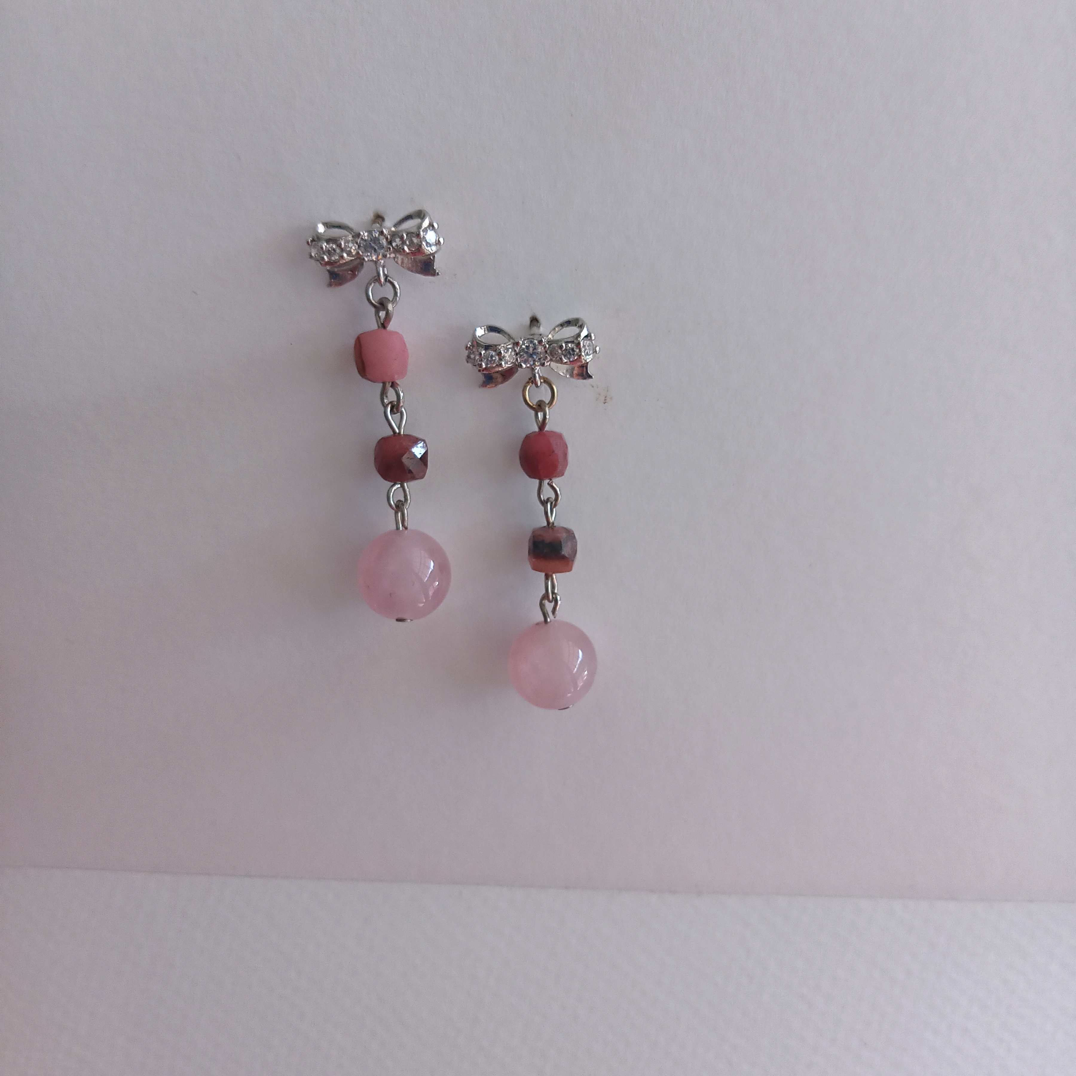 ต่างหูหินแท้ Rose Quartz Madagascar Earrings (For Love and Relationship)