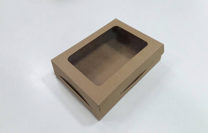 กล่องขนม กล่องบราวนี่ กล่องทาร์ตไข่ กล่องชิฟฟ่อน ขนาด 14.5x20x4 ซม.สีคราฟท์น้ำตาลเข้ม ราคา 165 บาทต่อแพ็ค (20 ใบ)