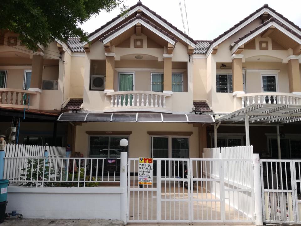 ขาวทาวน์เฮ้าส์ 2 ชั้น มบ.ศศิการต์ 2 สรงประภา ดอนเมือง กรุงเทพ 27.80 ตรว. รหัส T34