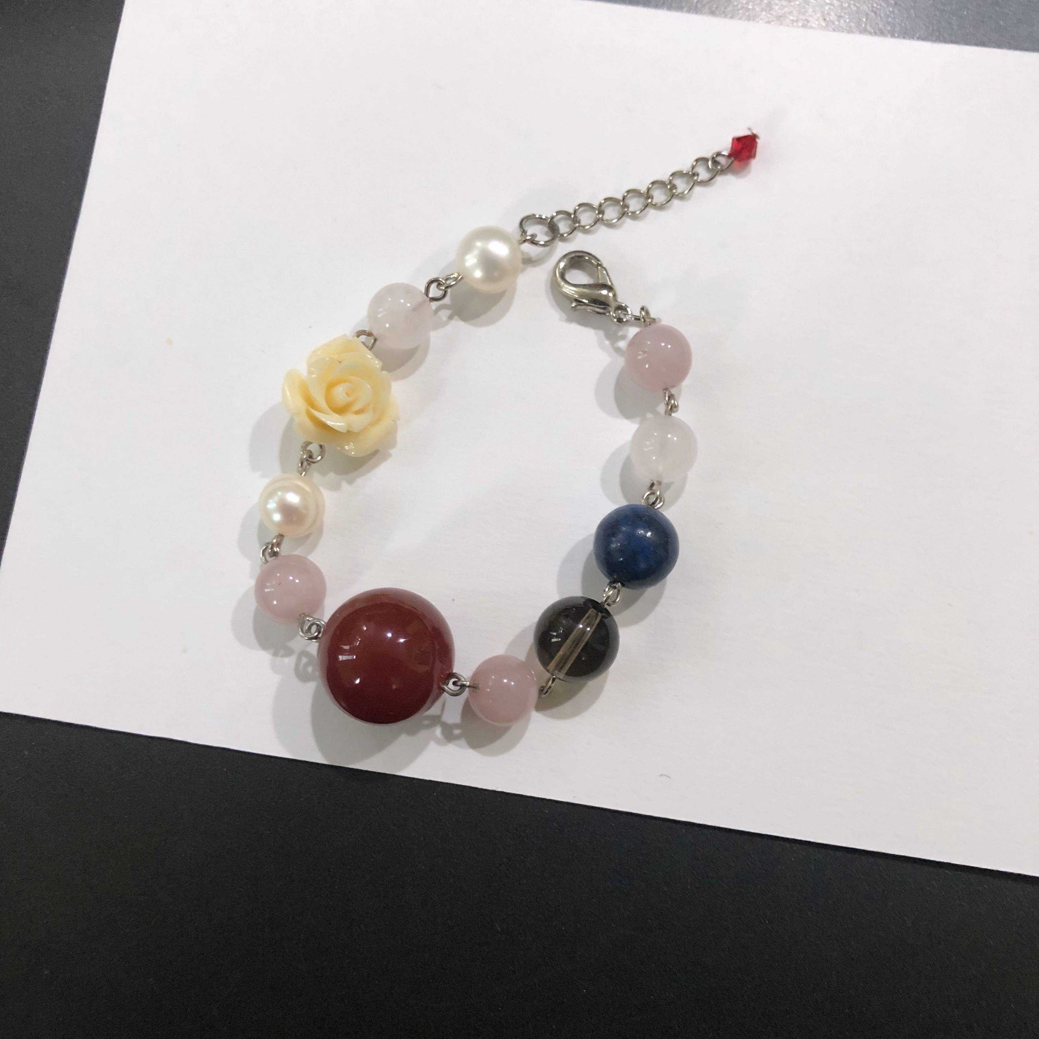 สร้อยข้อมือหินแท้ "Connected" Menifest Love Bracelet (Carnelian+Rose Quartz)