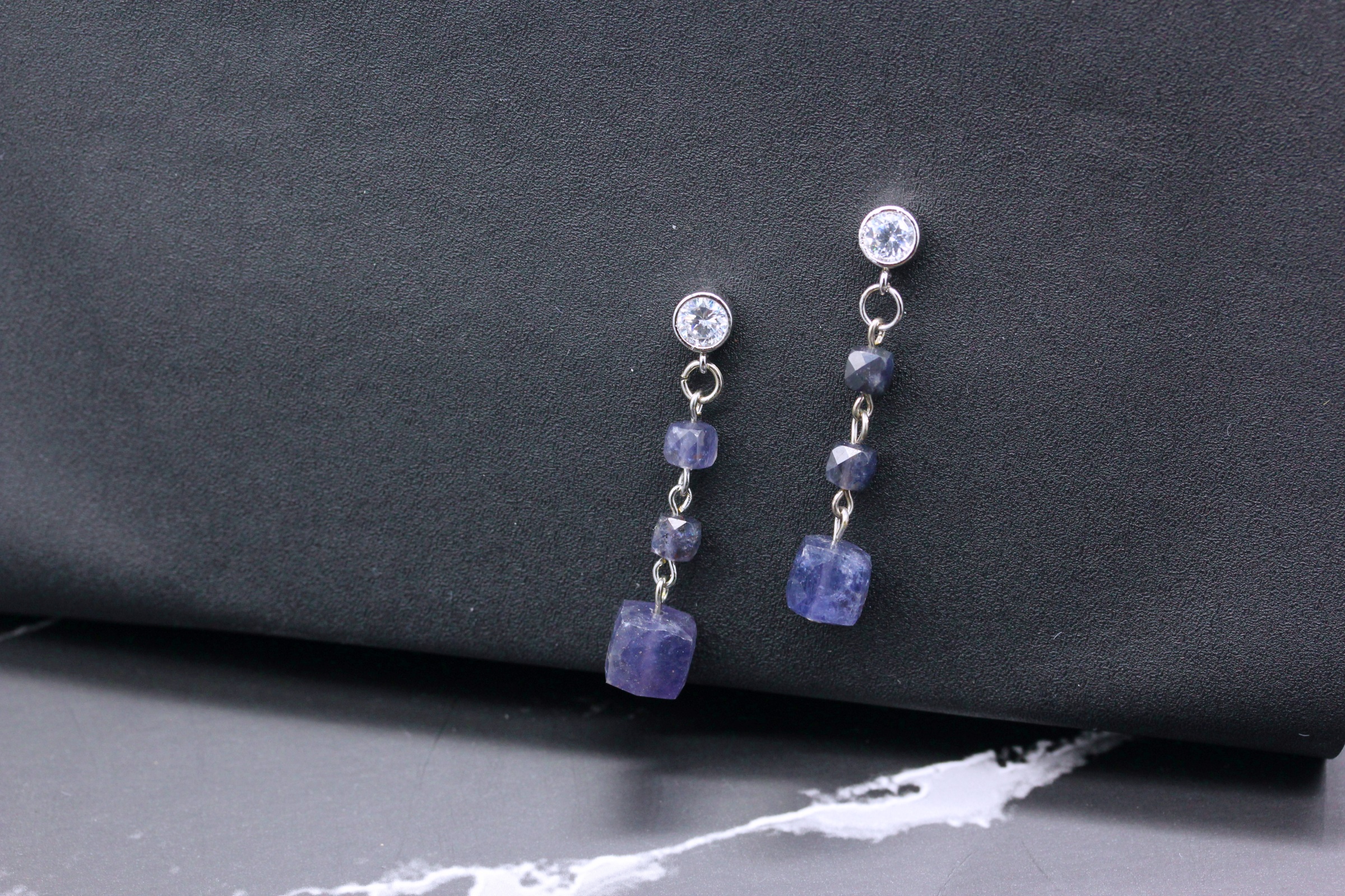 ต่างหูหินแท้ Iolite Earrings (Finance Stone)