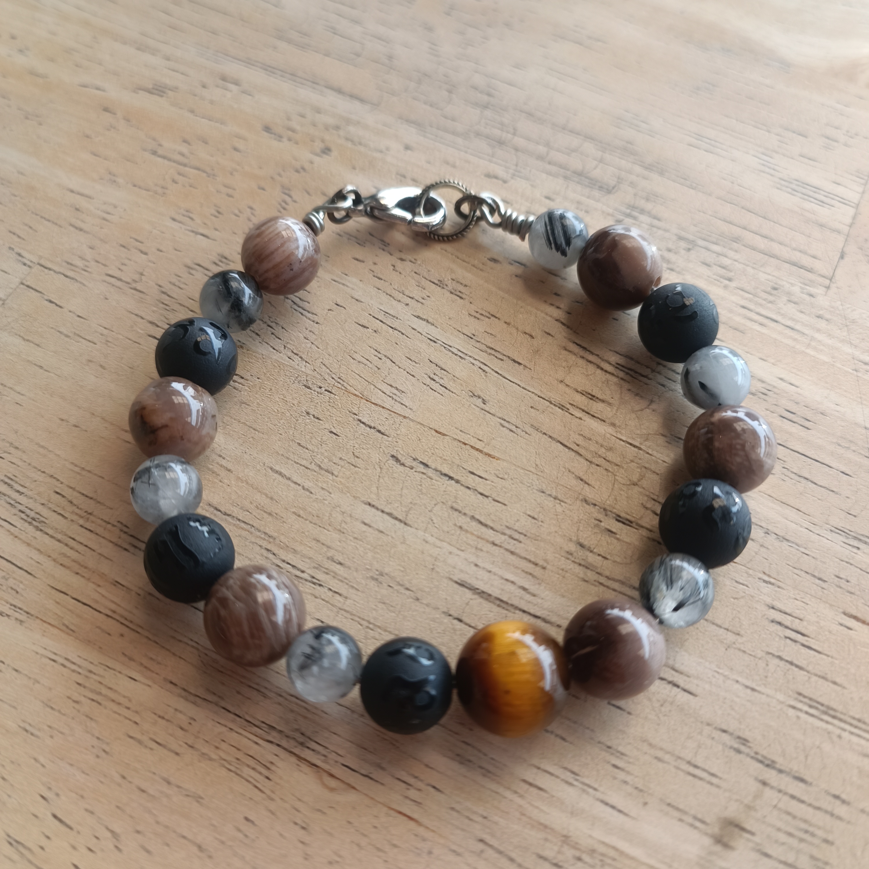 สร้อยข้อมือหินแท้ สำหรับคุณผู้ชาย "Money Magnet" Tiger Eye +แก้วขนเหล็ก Bracelet (ดึดดูดโชคลาภ ความมั่งคั่ง)