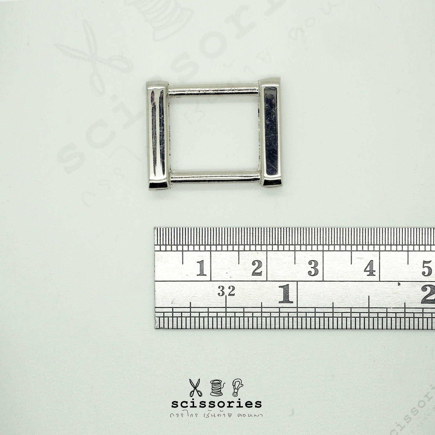 สี่เหลี่ยม 1.5 cm สีเงิน/2ตัว