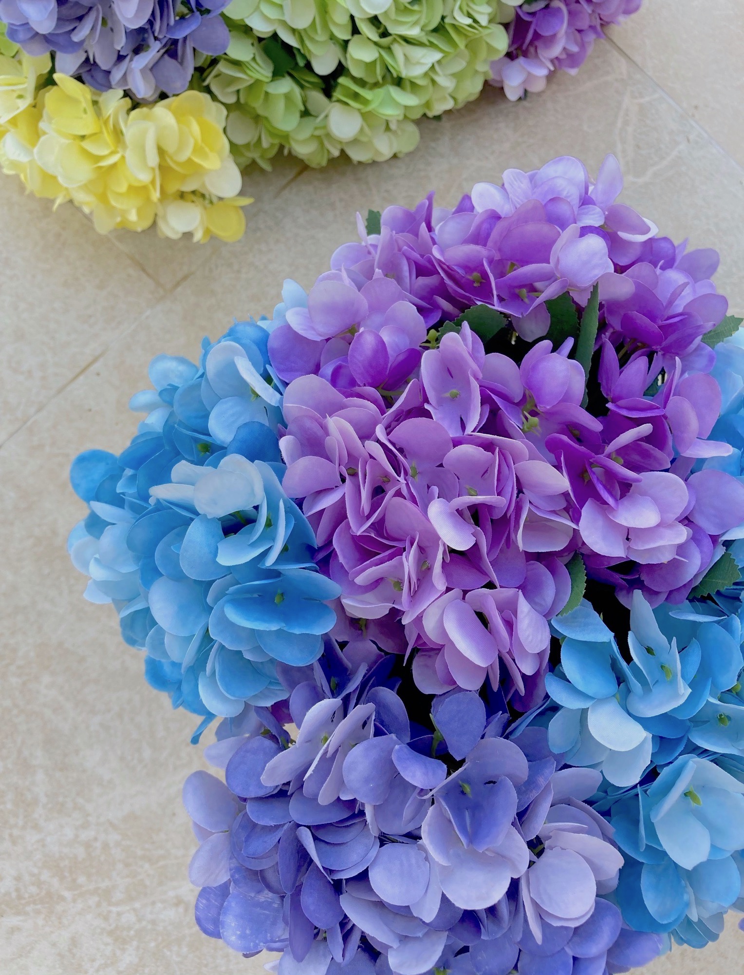 ดอกไม้งานผ้า ไฮเดรนเยีย สวยมากๆค่ะ มีหลายสีนะคะ