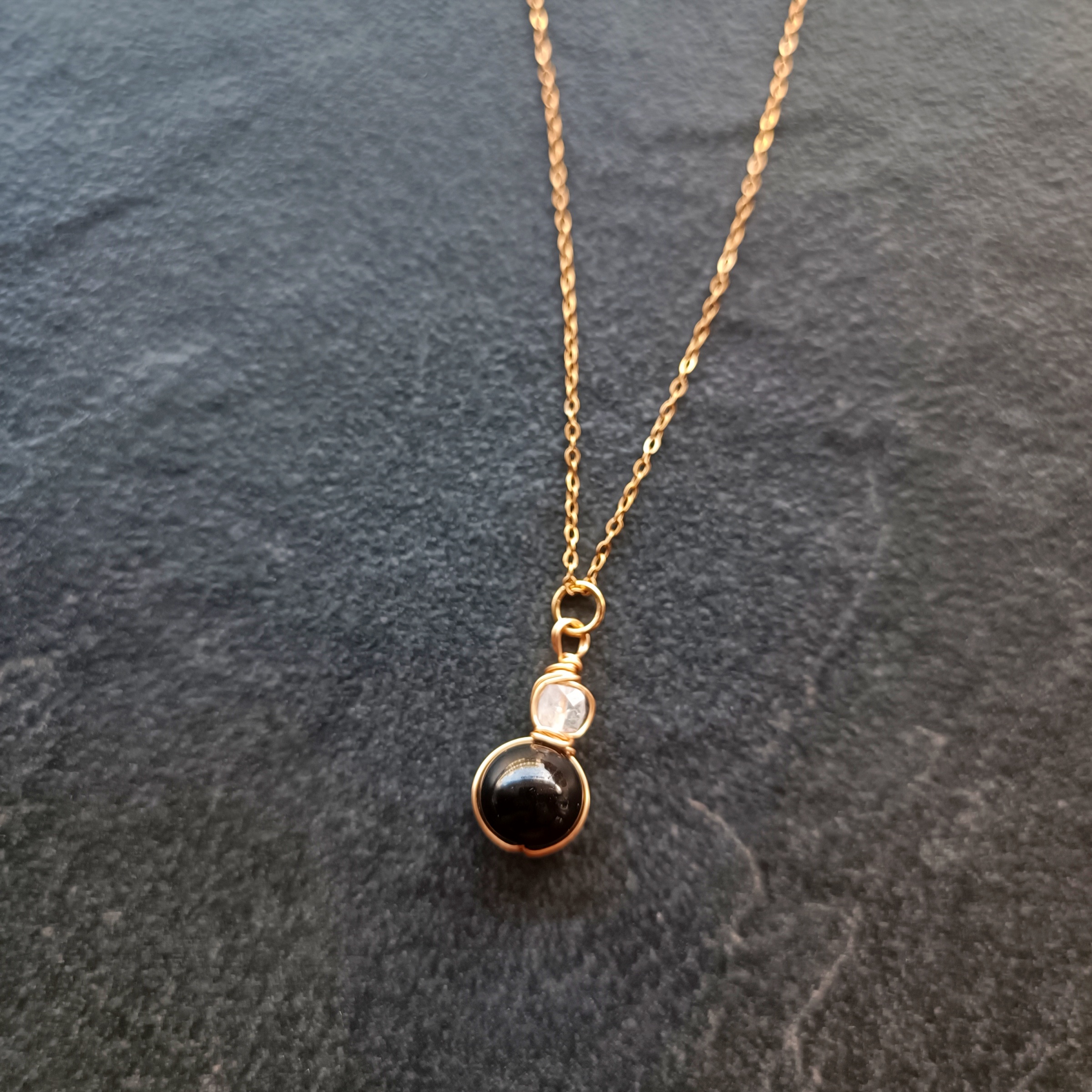 สร้อยจี้ "Little Vivian" Black Tourmaline + Moonstone Wire Wrapped Pendant Necklace (ปัดเป่าพลังงานลบ ,เสริมเสน่ห์ความอ่อนหวานแห่งพระจันทร์)