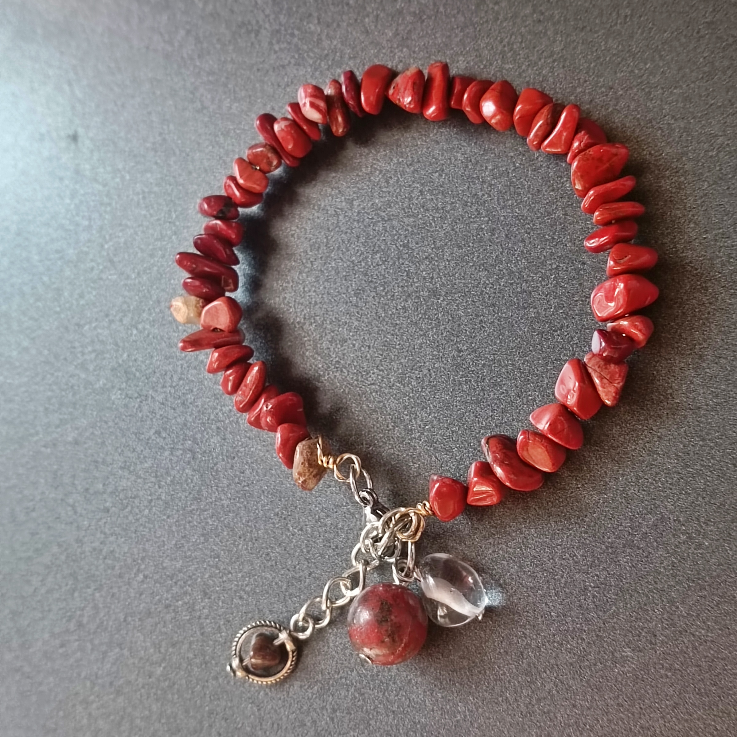 สร้อยข้อมือหินแท้ "POSH" Self-Love ,Self-Healing Bracelet (Red Jasper , Clear Quartz)