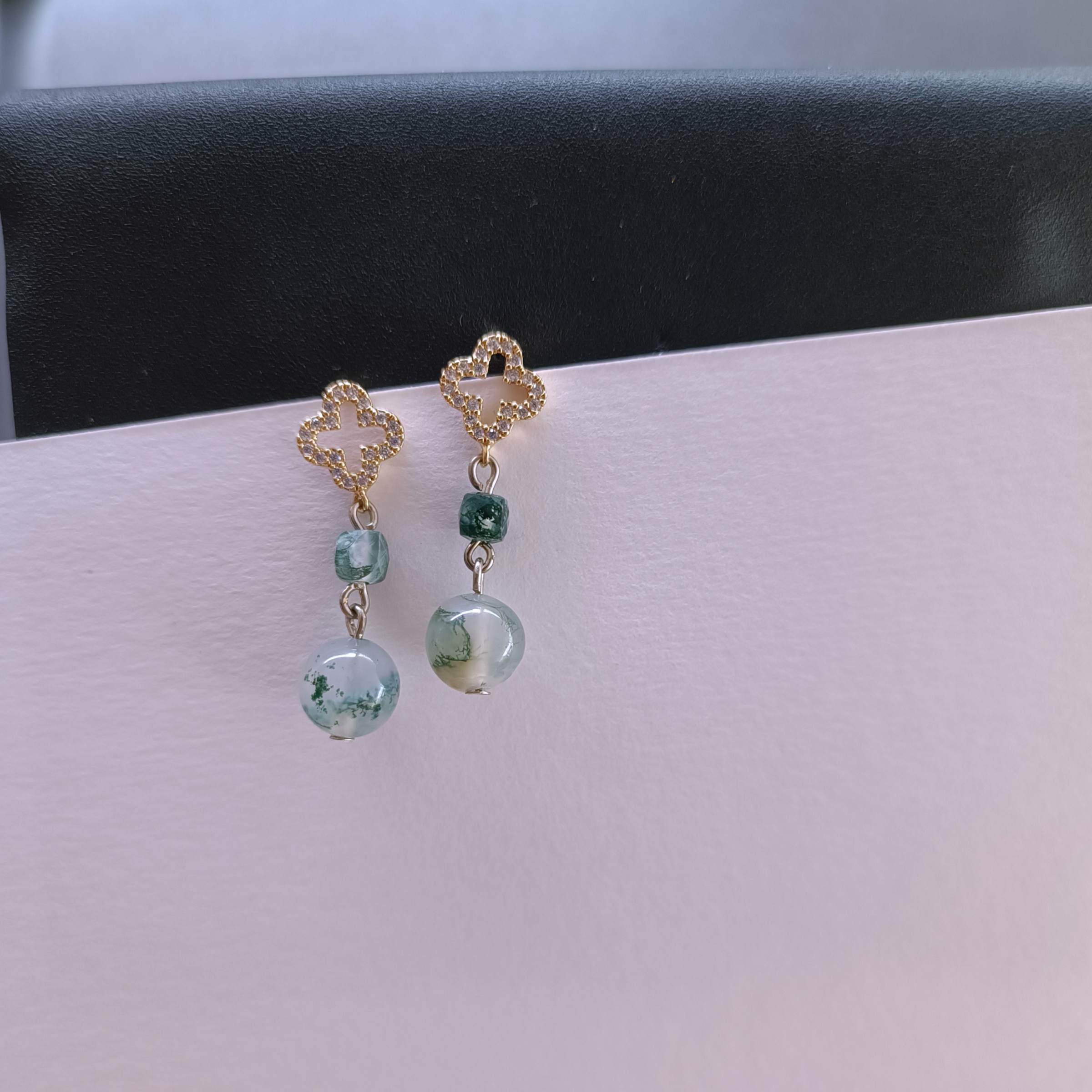 ต่างหูหินแท้ "14K" Moss Agate Earring (เสริมเกาะปกป้อง พลังงานลบรอบด้าน)