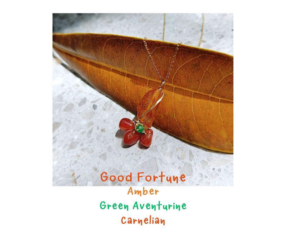 สร้อยจี้ "Little Vivian" Amber +Carnelian Necklace (เสริมพลังงานกระตุ้น รับทรัพย์ ปลุกไฟจินตนาการ)
