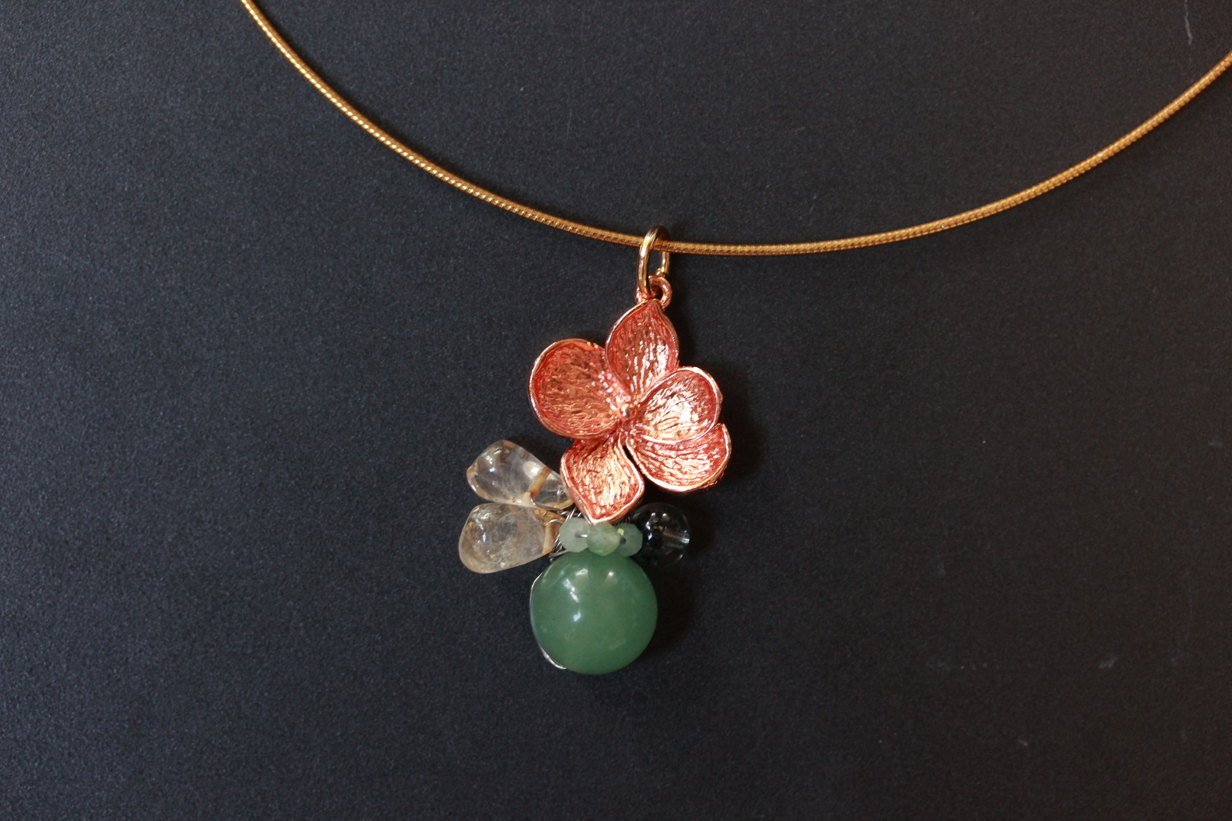 สร้อยพร้อมจี้หินแท้ "Orchid" Good Fortune Pendant Necklace (นำมาซึ่งความเป็นมงคลทั้งปวง)