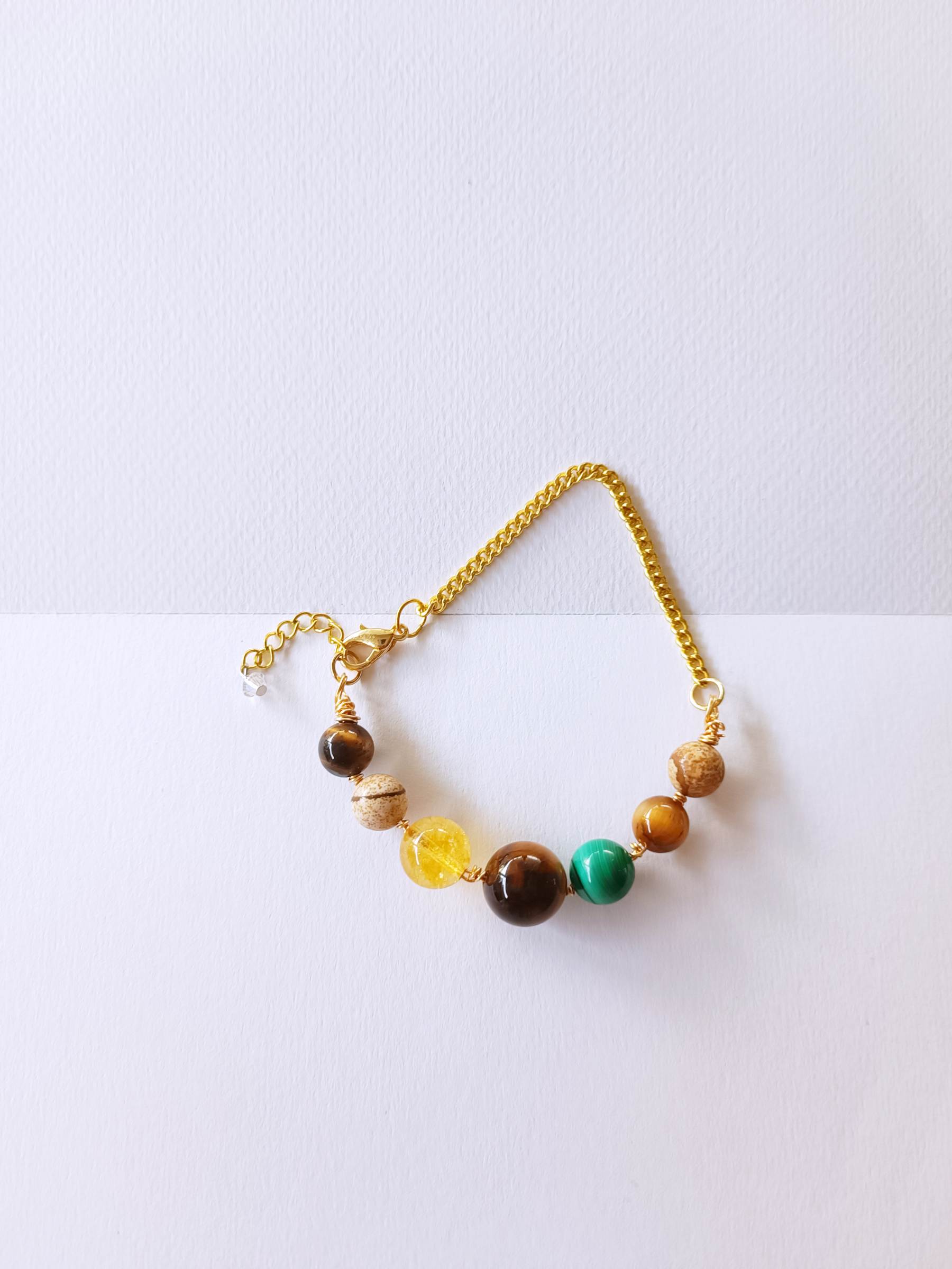 สร้อยข้อมือหินแท้ "The Ancient" Money Magnet Bracelet (เสริมโชค & ดึงดูดเงิน)