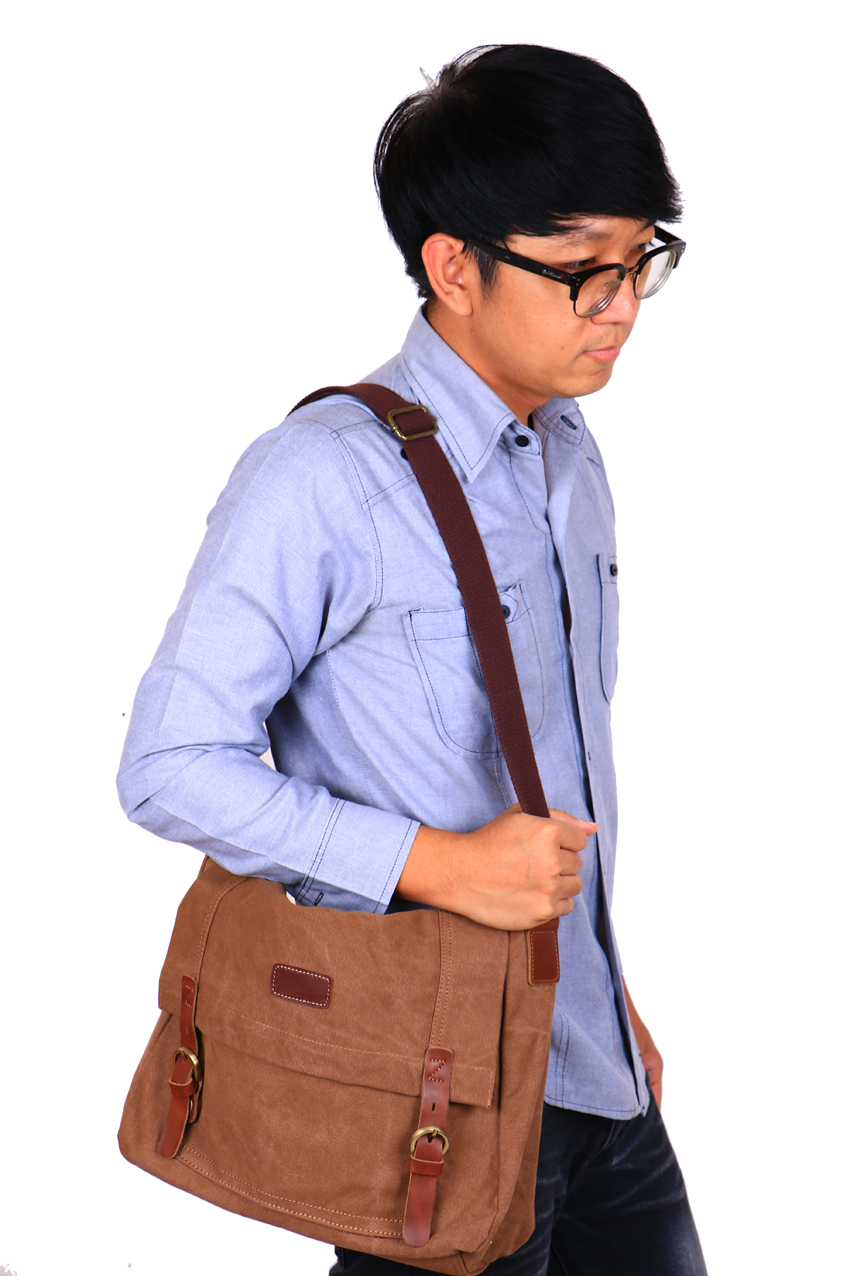 กระเป๋า Vintage สะพายข้าง รุ่น B-106 สีน้ำตาล