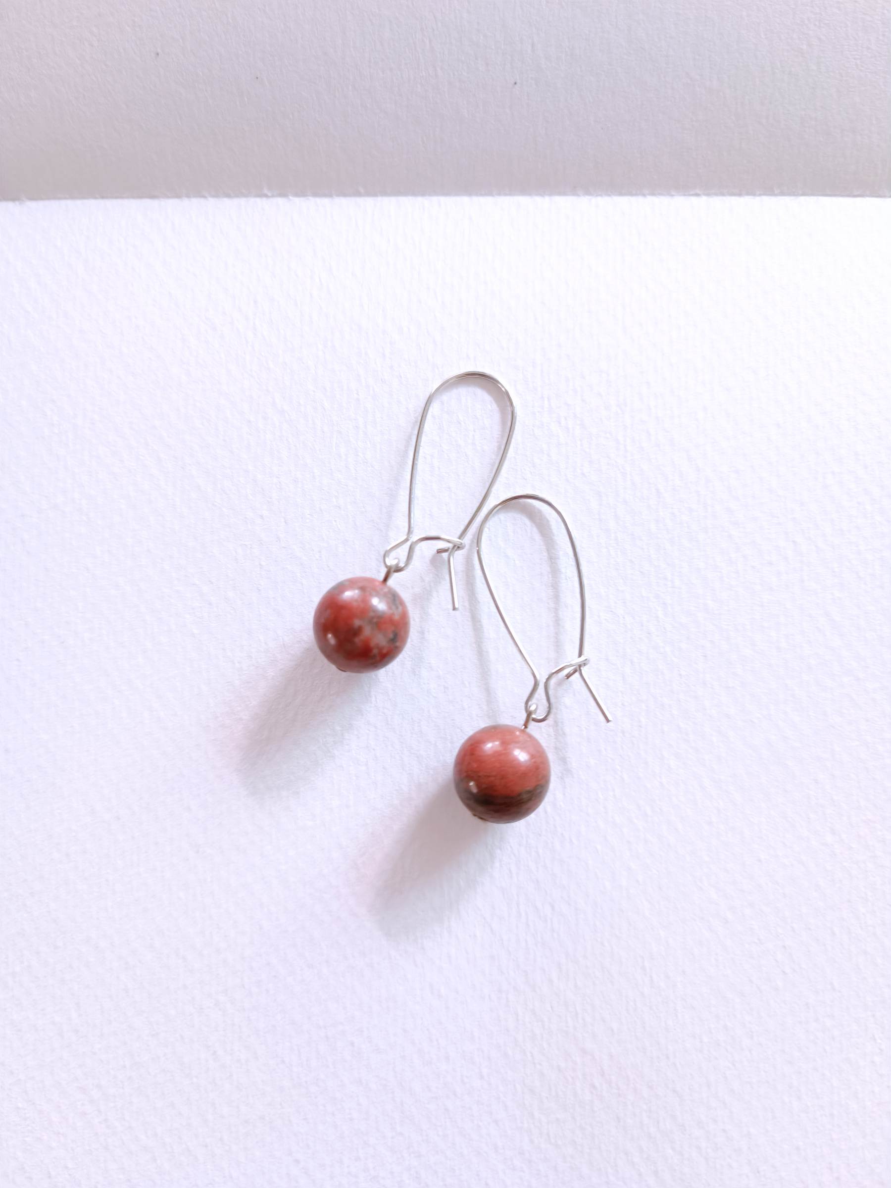 ต่างหูหินแท้ "Flow" Red Sesame Jasper Earring (เสริมความมั่นใจ )