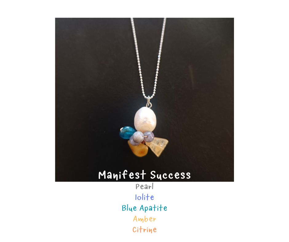 สร้อยคอจี้ Manifest Success ประดับมุกแท้ทรงบารอค Baroque Pearl Necklace (Iolite ,Blue Apatite, Citrine ,Amber)