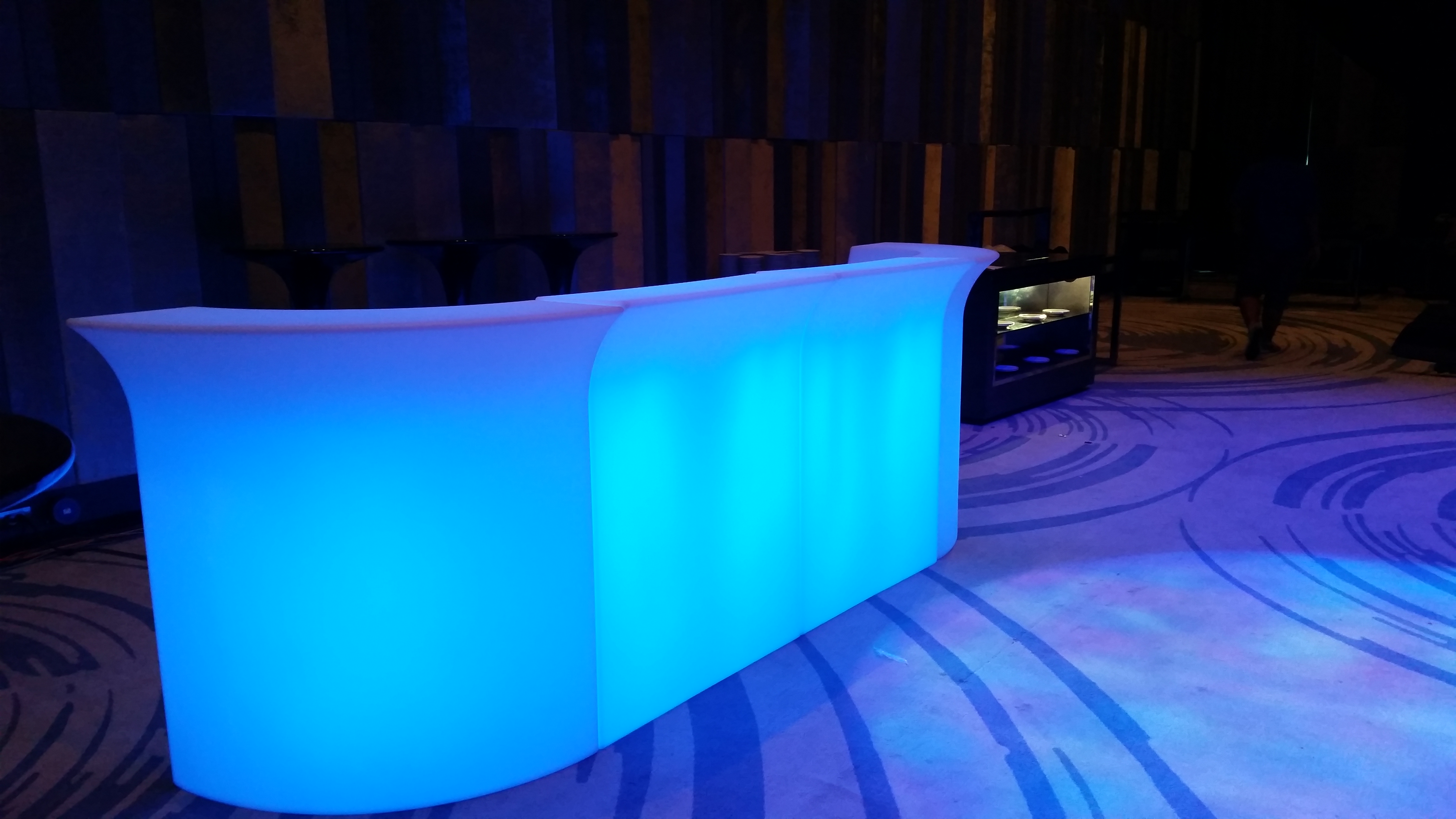 RENT/ให้เช่า: เคาน์เตอร์บาร์ LED เรืองแสง รุ่น GB(3.4m)