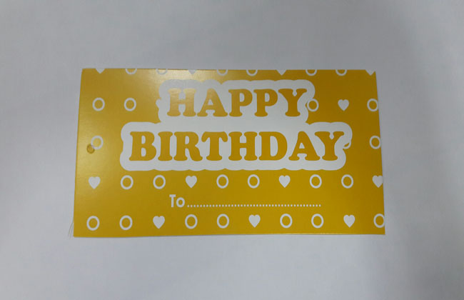 ป้ายอวยพร Happy Birthday ลายเหลืองขาว ป้ายของวัญ ป้ายห้อยสินค้า