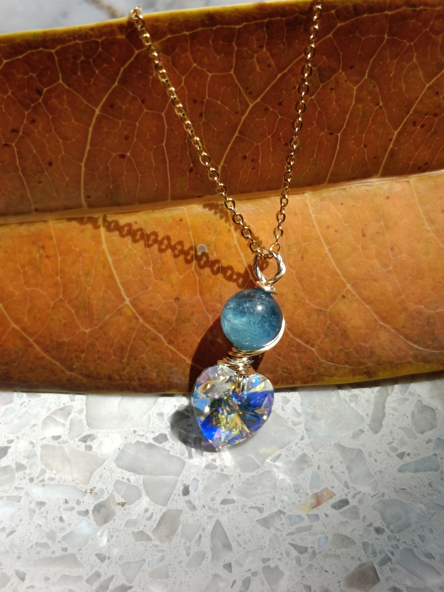 สร้อยจี้หินแท้ ฺBlue Devil Aquamarine + Heart Crystal Pendant Necklace (เสริมการสื่อสาร ในความรัก ความสัมพันธ์)