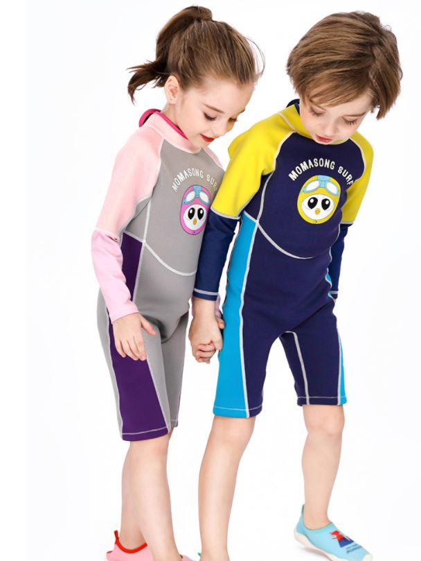 ชุดว่ายน้ำเด็กควบคุมอุณหภูมิป้องกันหนาว + ป้องกัน UV แขนยาวขาสั้น ผลิตจากผ้า Neoprene หนา 2 mm.