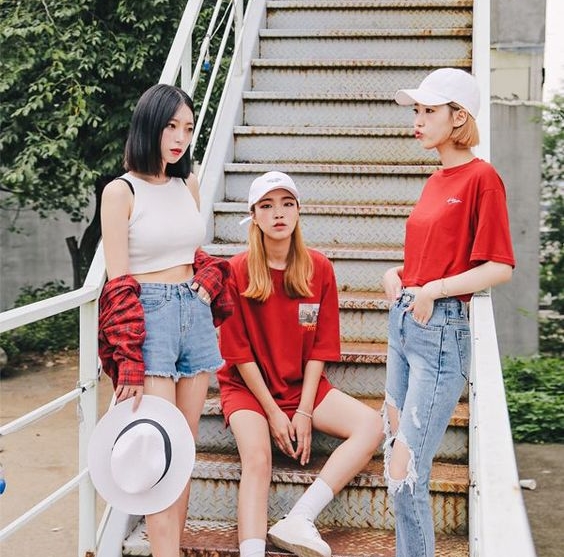 5 ไอเดีย! แต่งตัวคู่กับหมวกปักสุดฮิต