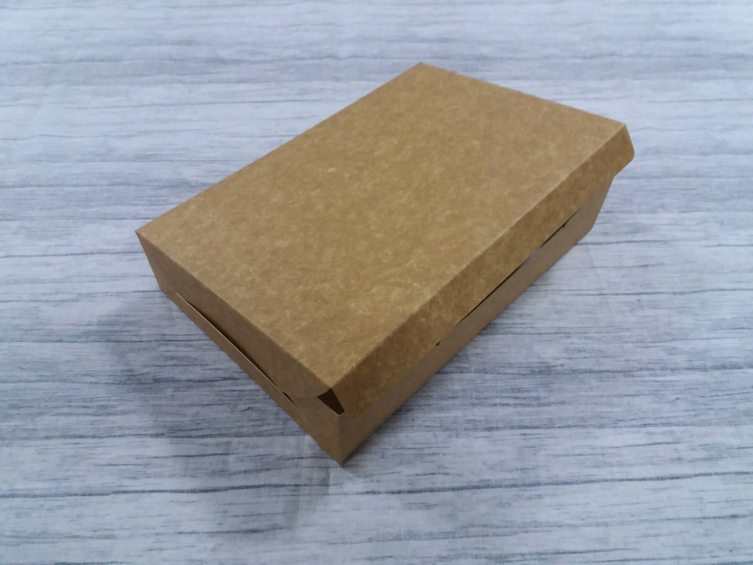 กล่องบราวนี่ กล่องชิฟฟ่อนกล่องขนม กล่องขนม กล่องเค้ก (ฝาทึบ) ขนาด 15x22x5 ซม.สีคราฟท์น้ำตาลอ่อน(CKB) ราคา 175 บาทต่อแพ็ค (20ใบ)