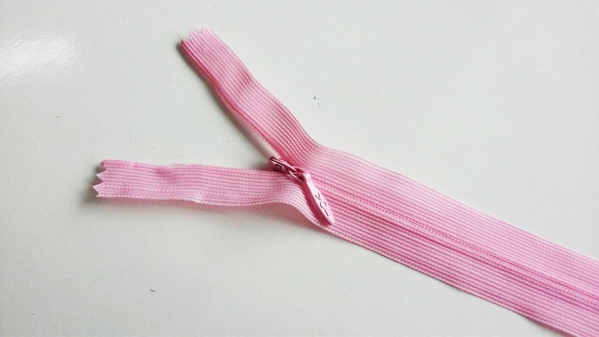 ซิปซ่อน 9 นิ้ว สีชมพูอ่อน