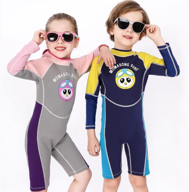 ชุดว่ายน้ำเด็กควบคุมอุณหภูมิป้องกันหนาว + ป้องกัน UV แขนยาวขาสั้น ผลิตจากผ้า Neoprene หนา 2 mm.
