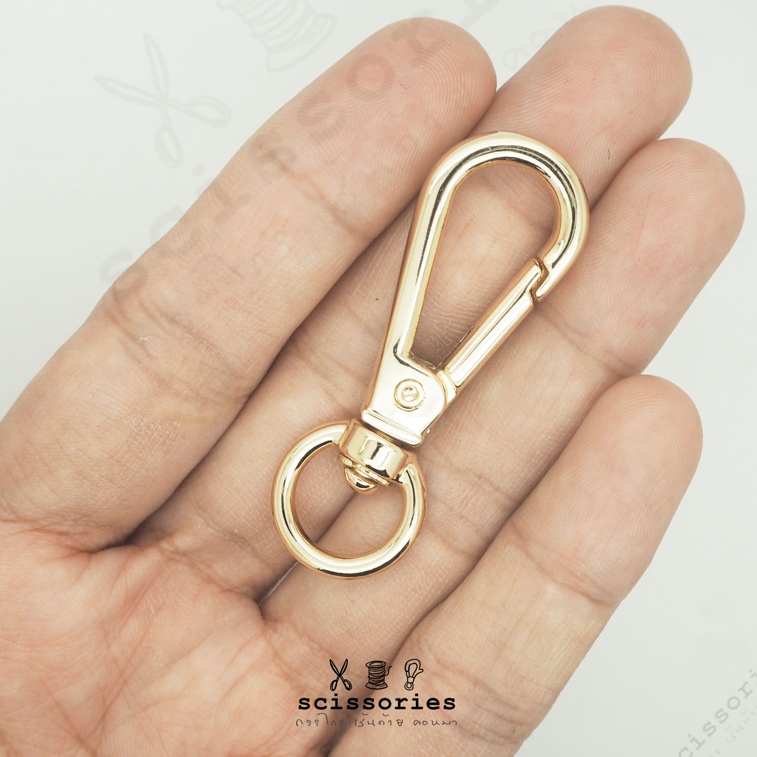 คอหมาเกี่ยว ท้ายห่วง กว้าง 1.2cm สีทอง 2 ตัว