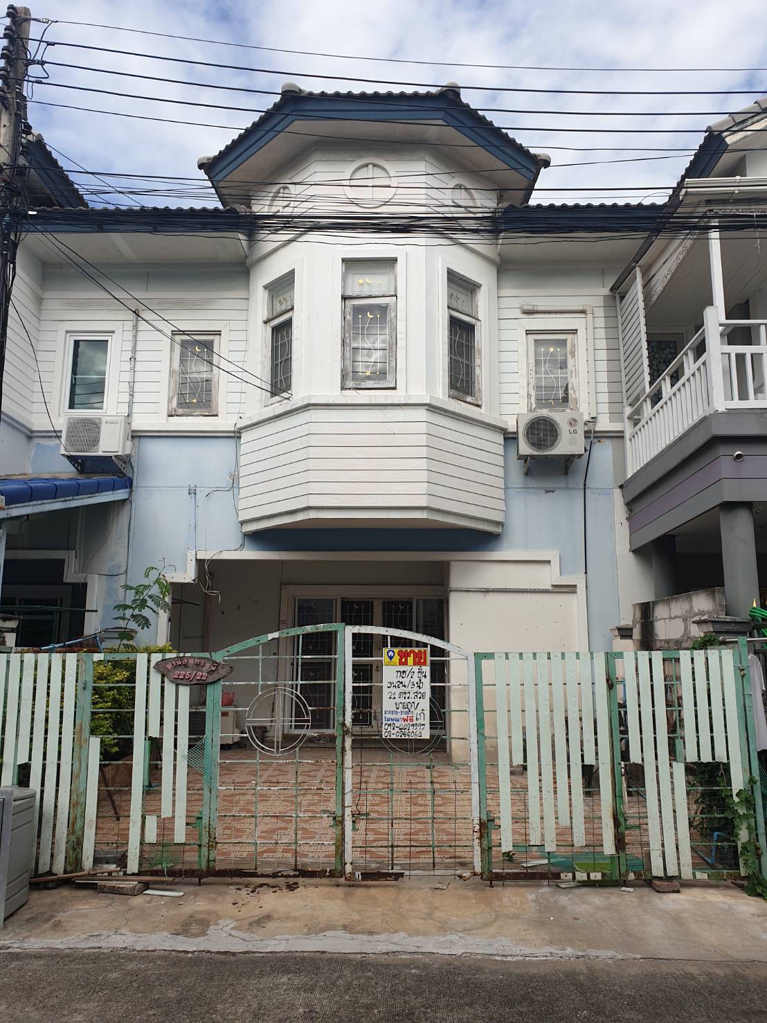 ขายทาวน์เฮ้าส์ 2 ชั้น หมู่บ้านพฤกษาวิลล์ 1 (รหัสทรัพย์202066) ซอย 1/2 ต.คูคต อ.ลำลูกกา จ.ปทุมธานี ขนาด 21 ตรว. มี 3 ห้องนอน 3 ห้องน้ำ 1 ห้องนั่งเล่น จอกรถได้ 1 คัน