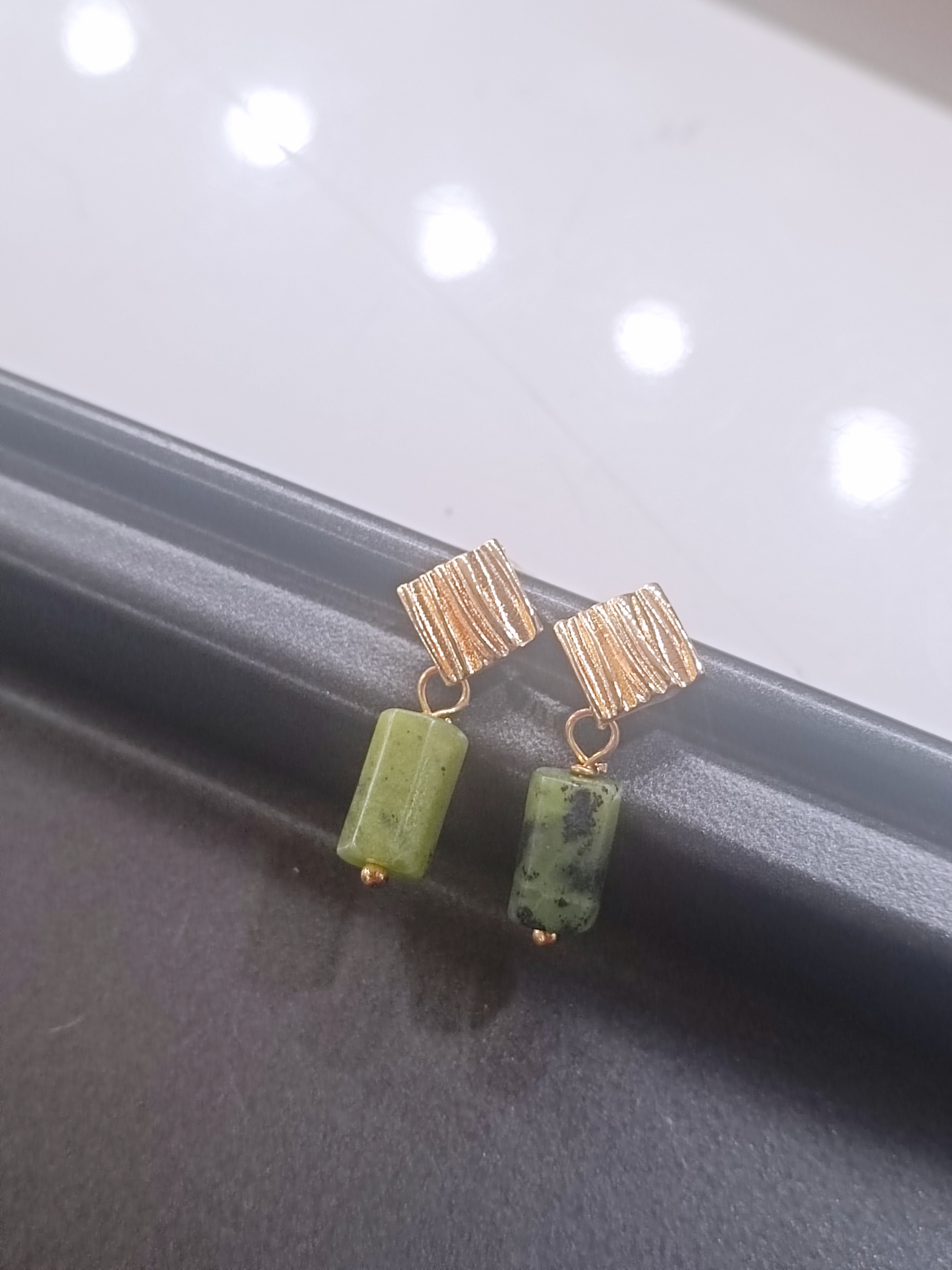 ต่างหู "14K" ประดับหยกแท้ Canadian Jade Jewelry Earring (ร่ำรวย มั่งคั่ง)