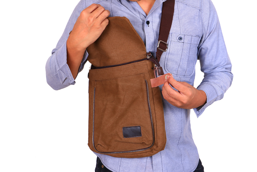 กระเป๋า Vintage สะพายข้าง รุ่น B-104 สีน้ำตาล