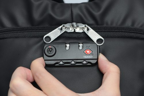 กระเป๋าสะพายหลัง ClickPack Pro กระเป๋ากันขโมยกันกรีด สีดำเทา